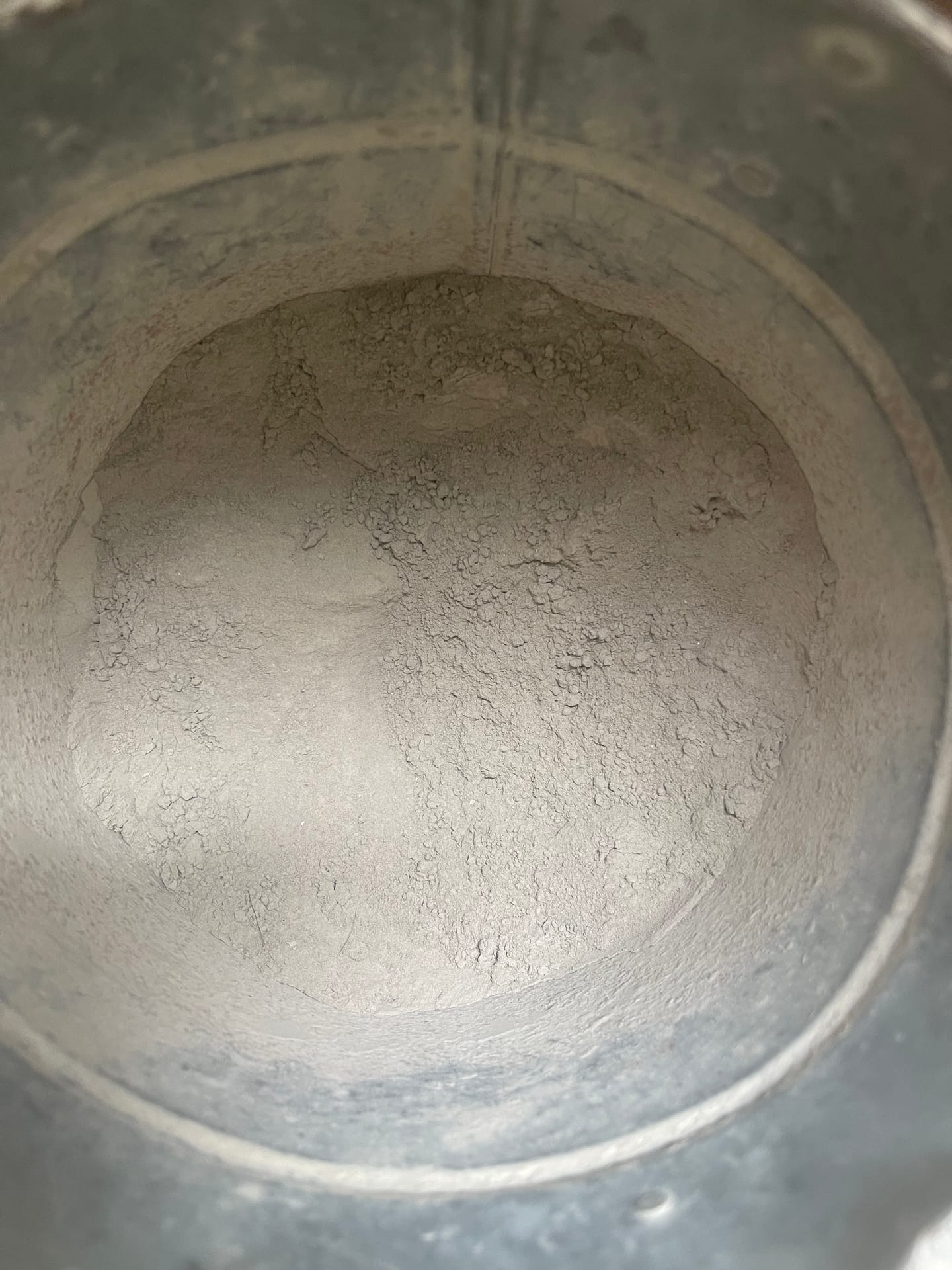 无机薄喷料